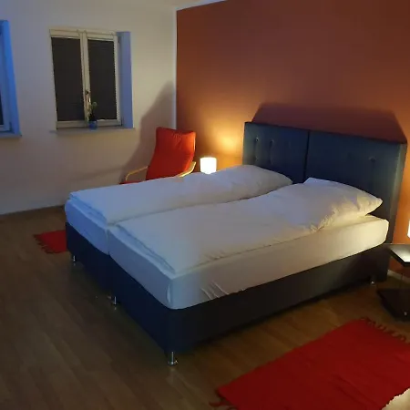 White Pearl 2 Хостел *