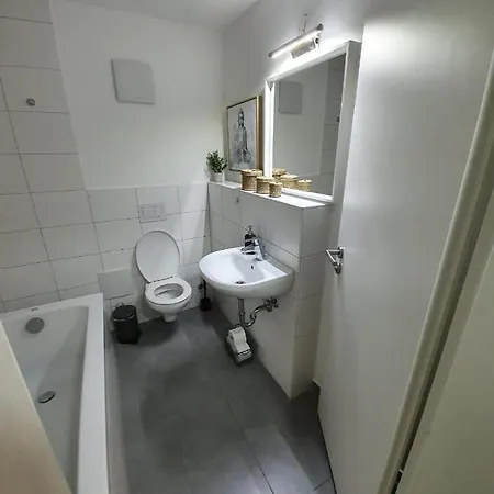 Vandrarhem White Pearl 2 *